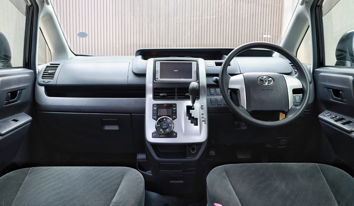 2012 Toyota Noah YY image-9