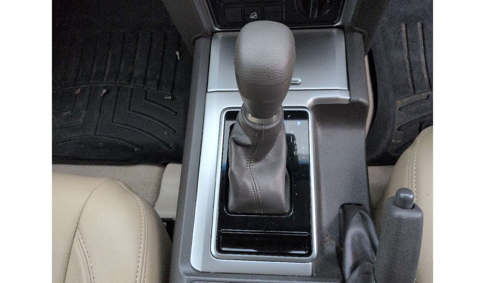 2019 Toyota Land Cruiser Prado TX image-8