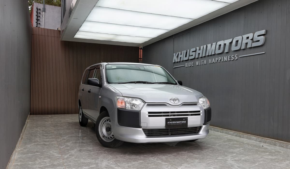 2017 Toyota Probox DX Comfort image-1