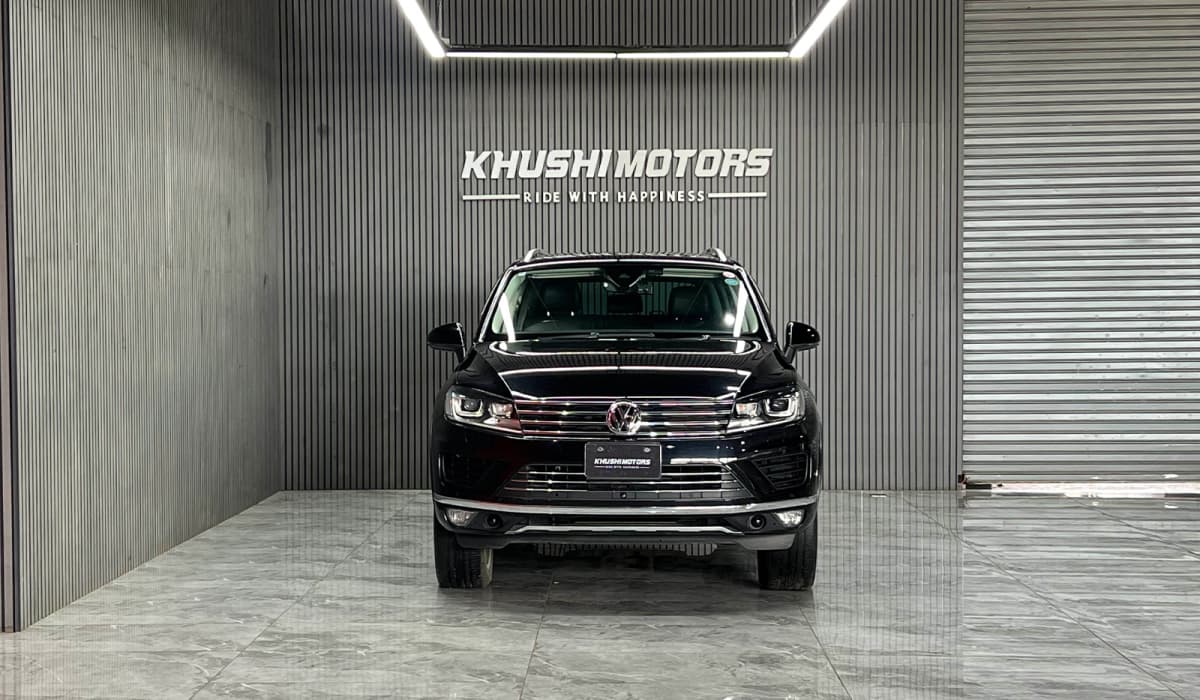 2017 Volkswagen Touareg Upgrad Pakage image-2
