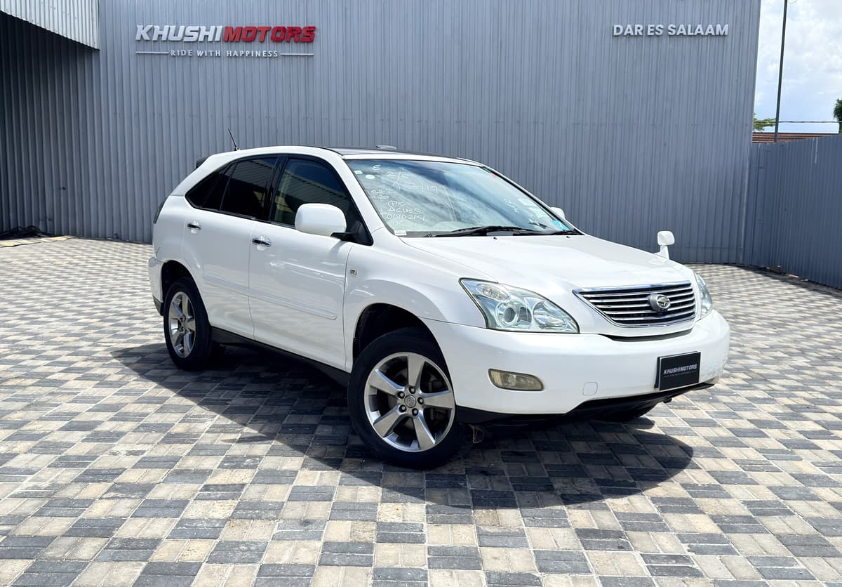 2005 Toyota Harrier Alcantra Version image-1