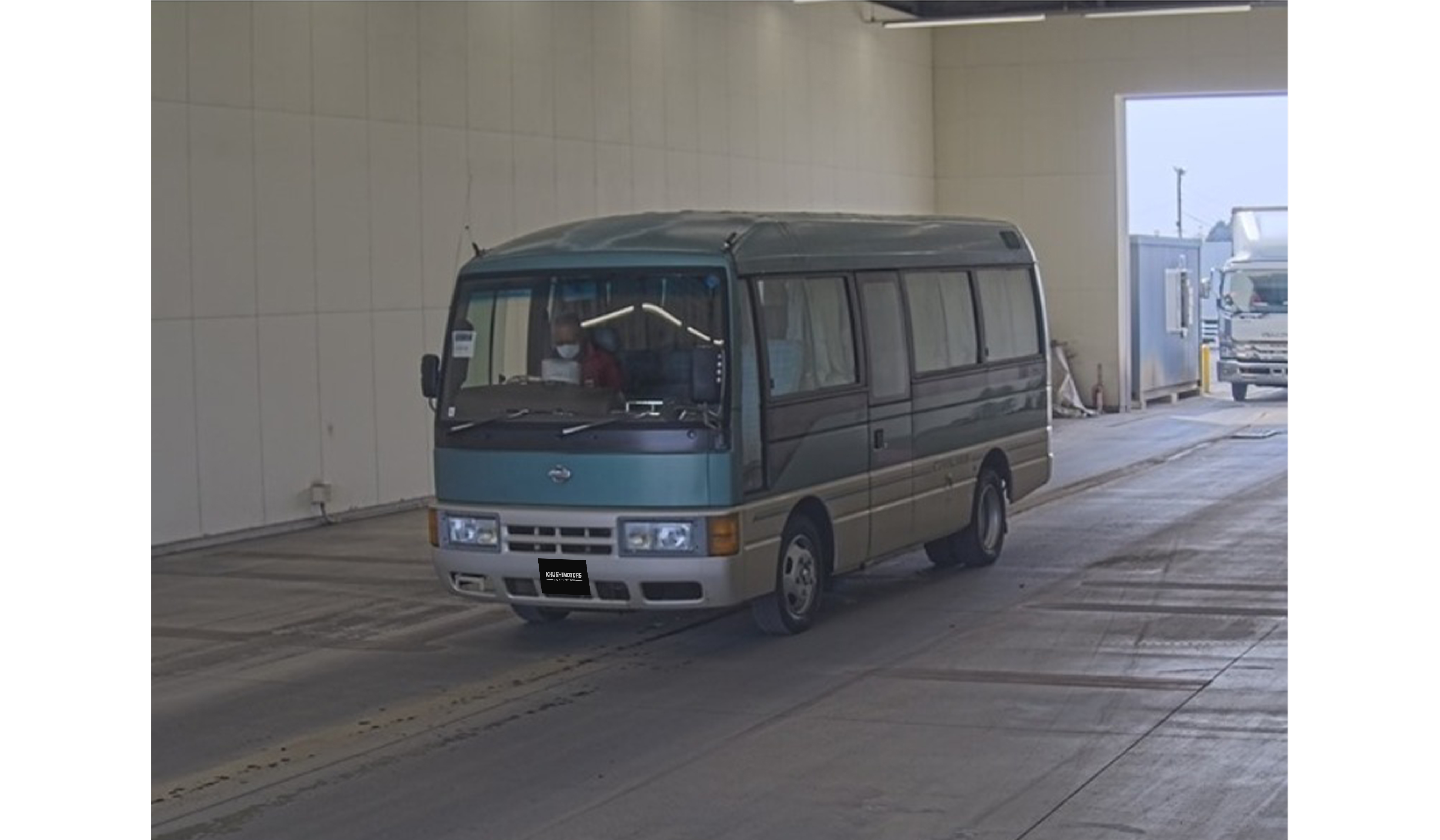 1996 Nissan Civilian CAMPING BUS image-1