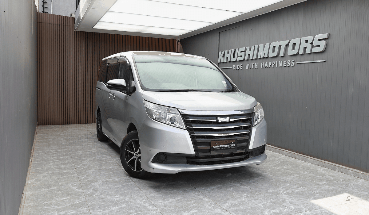 2016 Toyota Noah WELFARE CAR Xv package image-1