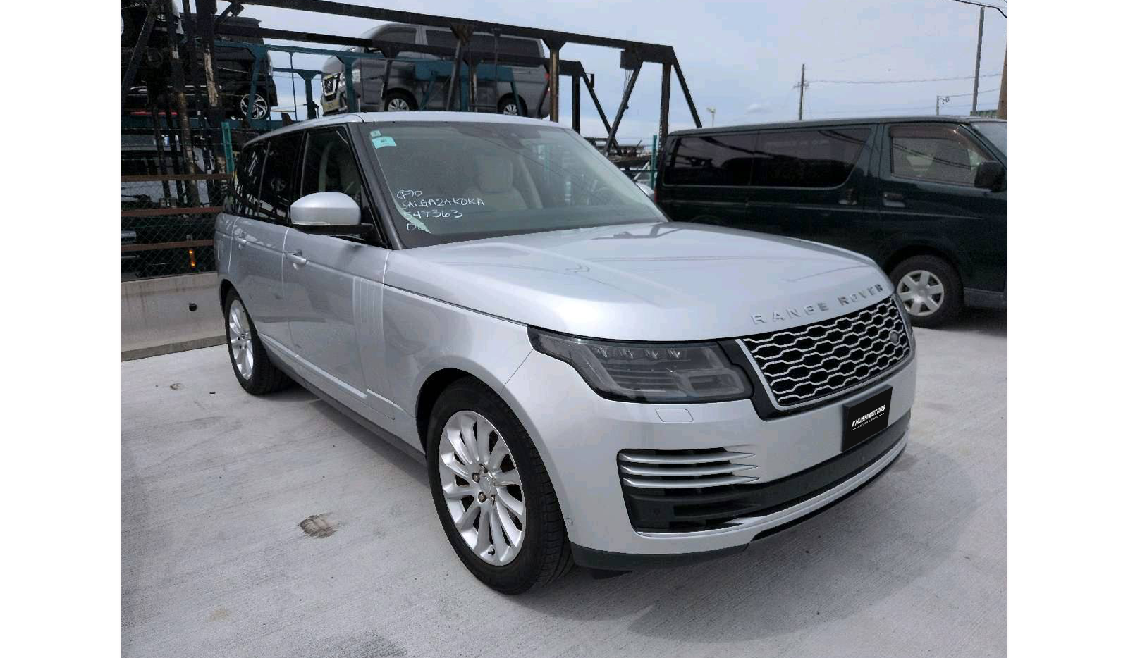 2020 Land Rover Range Rover Vogue image-1