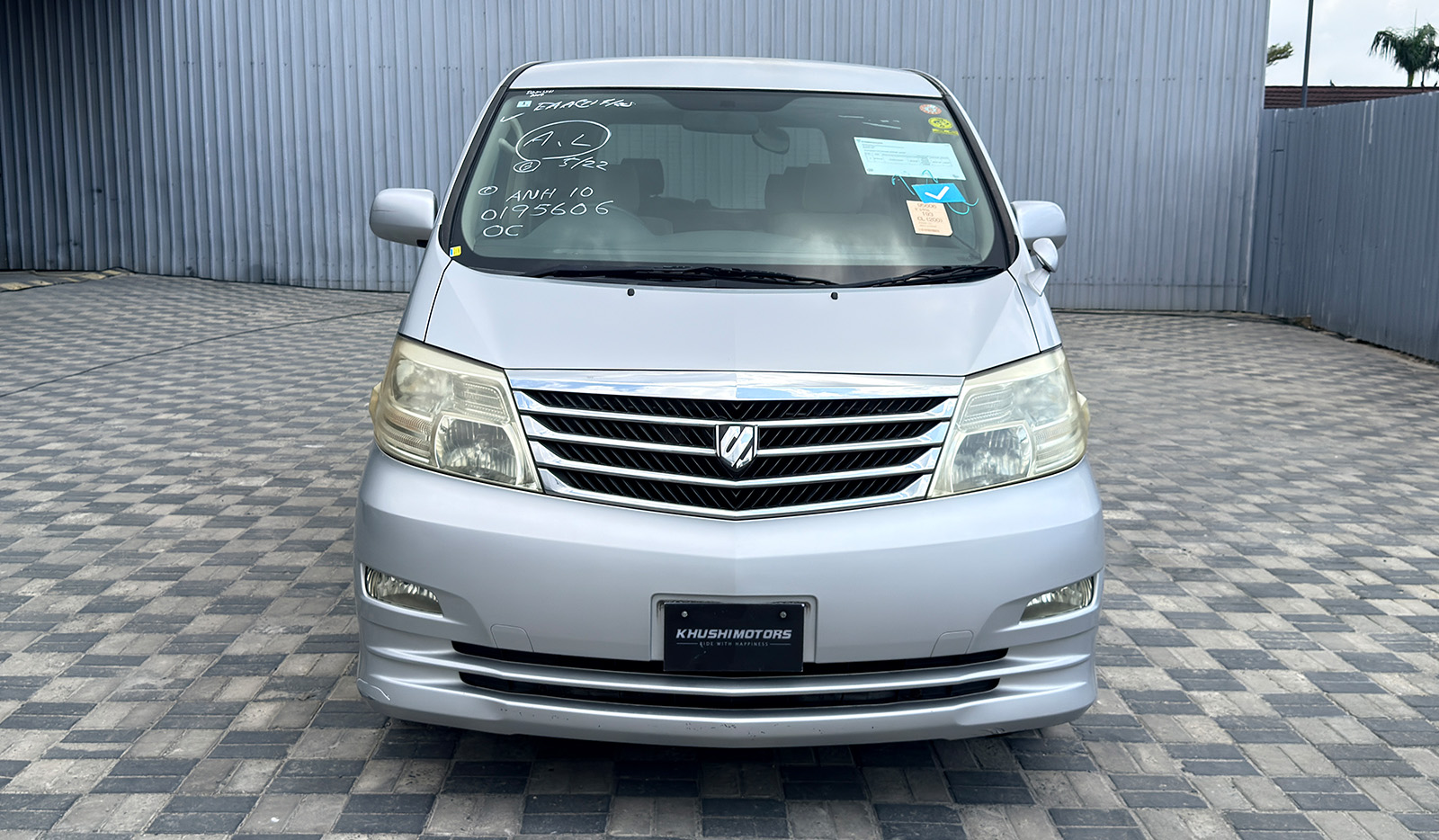 2003 Toyota Alphard V image-2