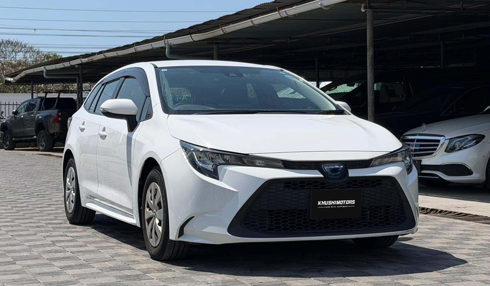 2020 Toyota Corolla Touring HYBRID GX image-1
