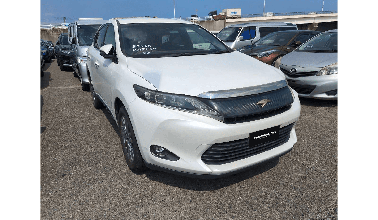 2014 Toyota Harrier Premium image-1