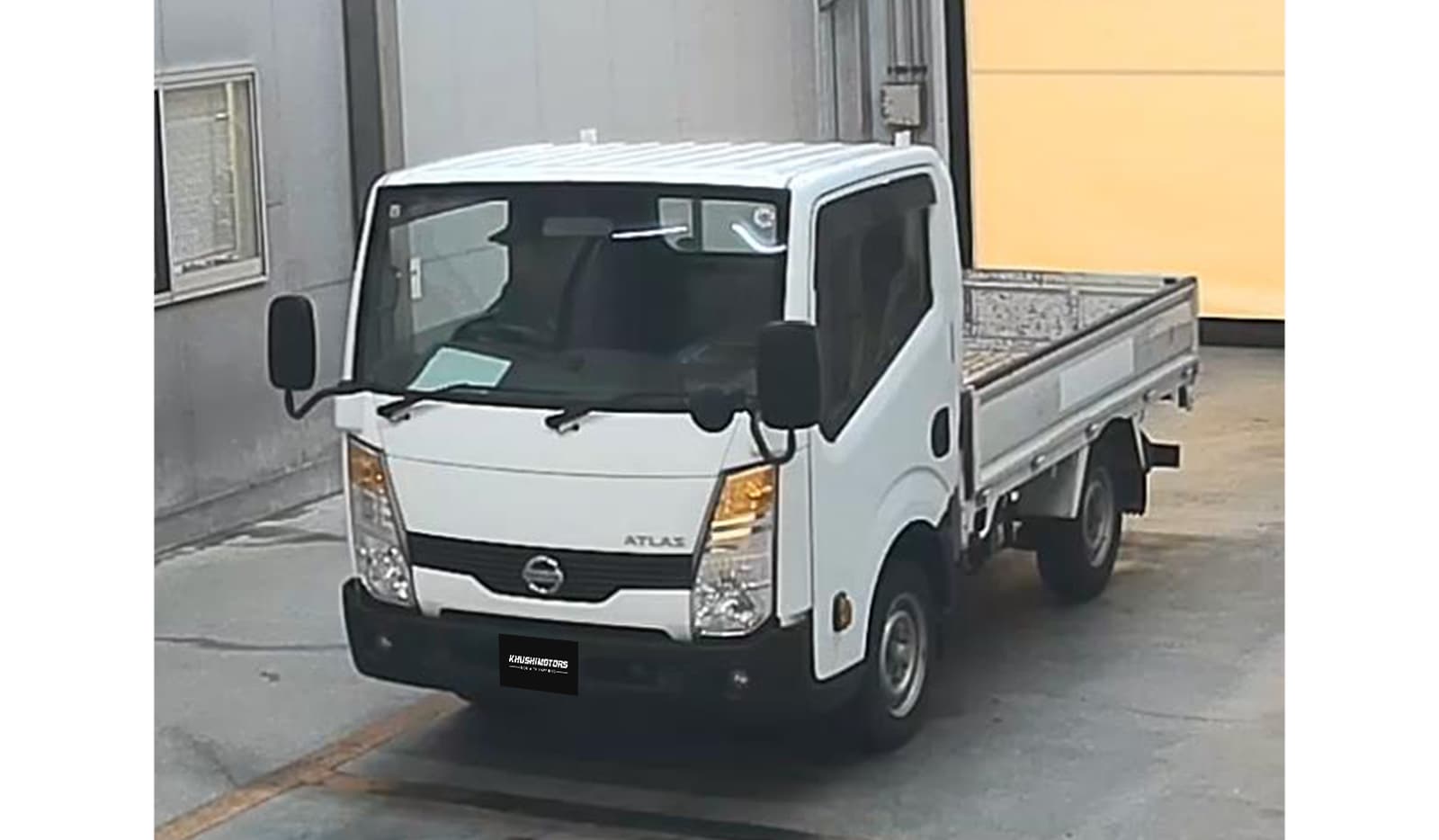 2019 Nissan Atlas Flatbed Truck image-1