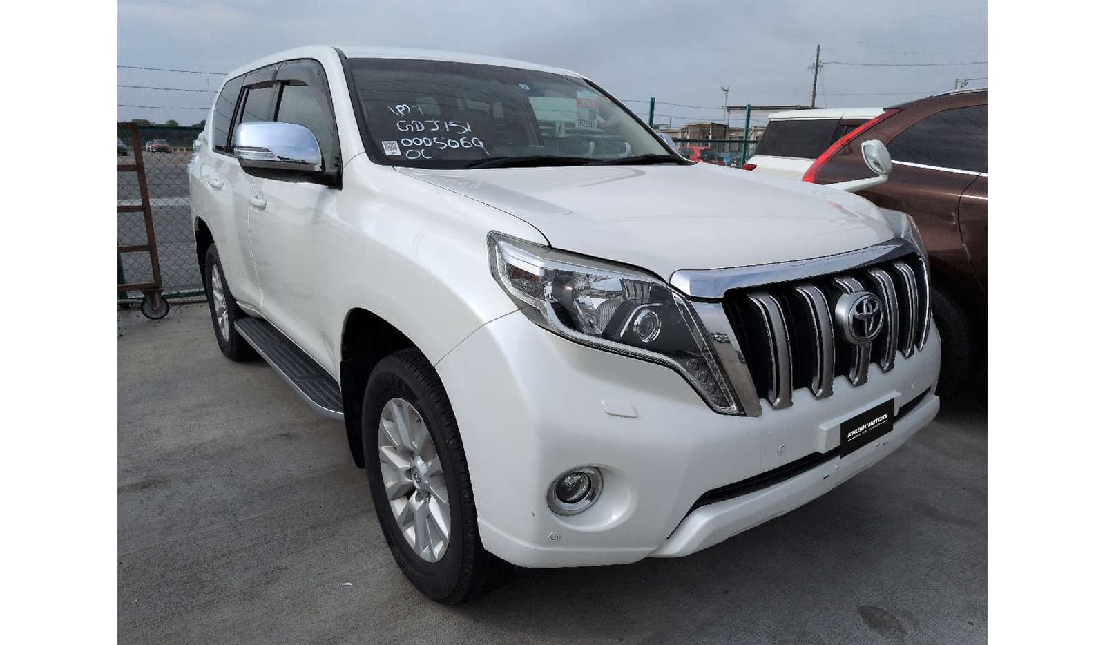 2017 Toyota Land Cruiser Prado image-1