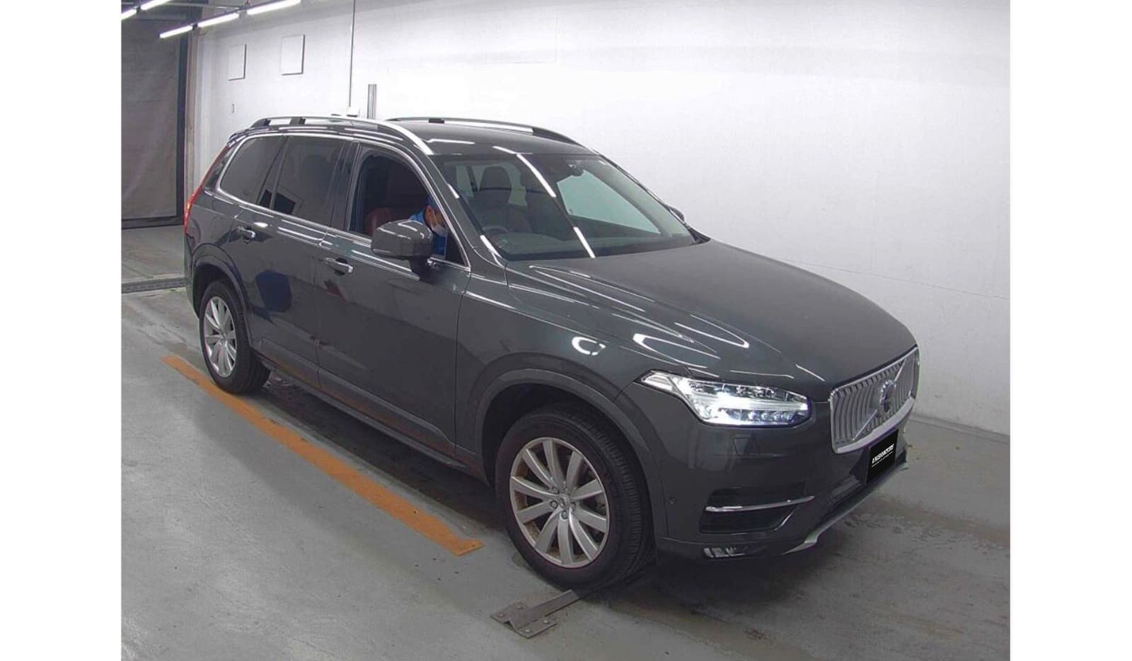 2019 Volvo XC90 T5 Momentum image-1