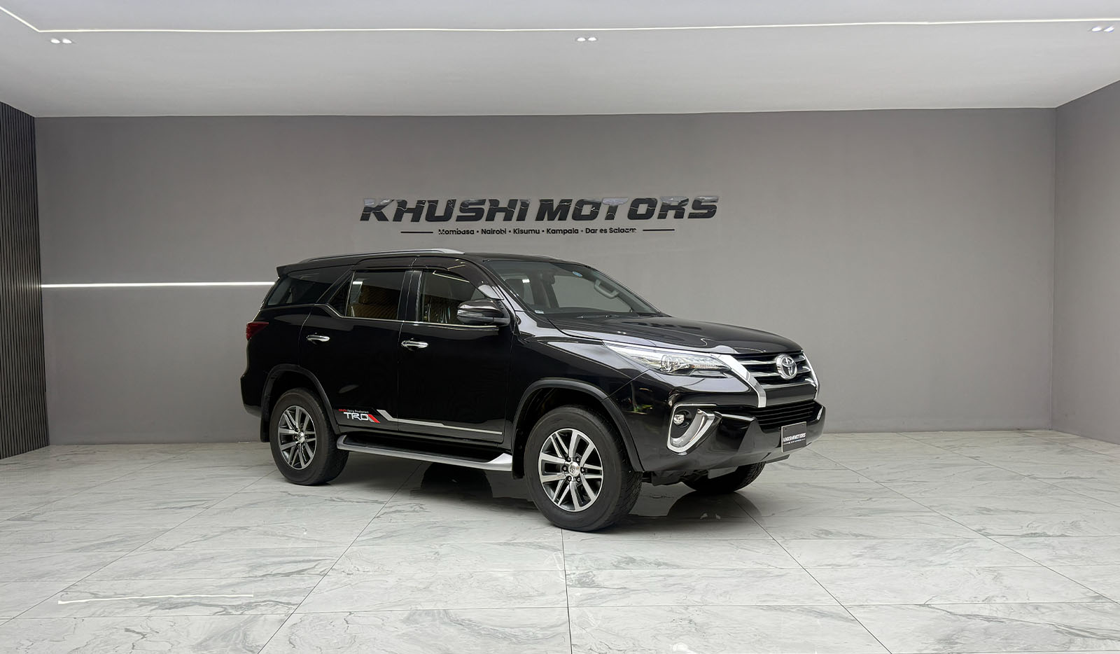 2019 Toyota Fortuner image-1