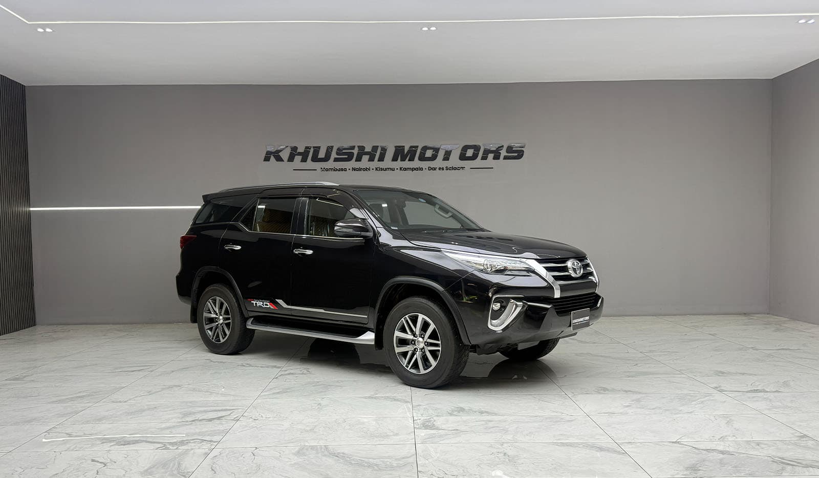 2019 Toyota Fortuner image-1