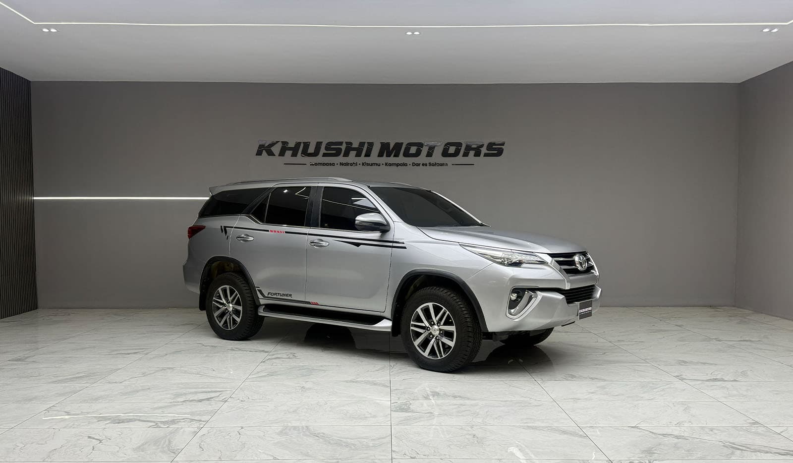 2019 Toyota Fortuner image-1
