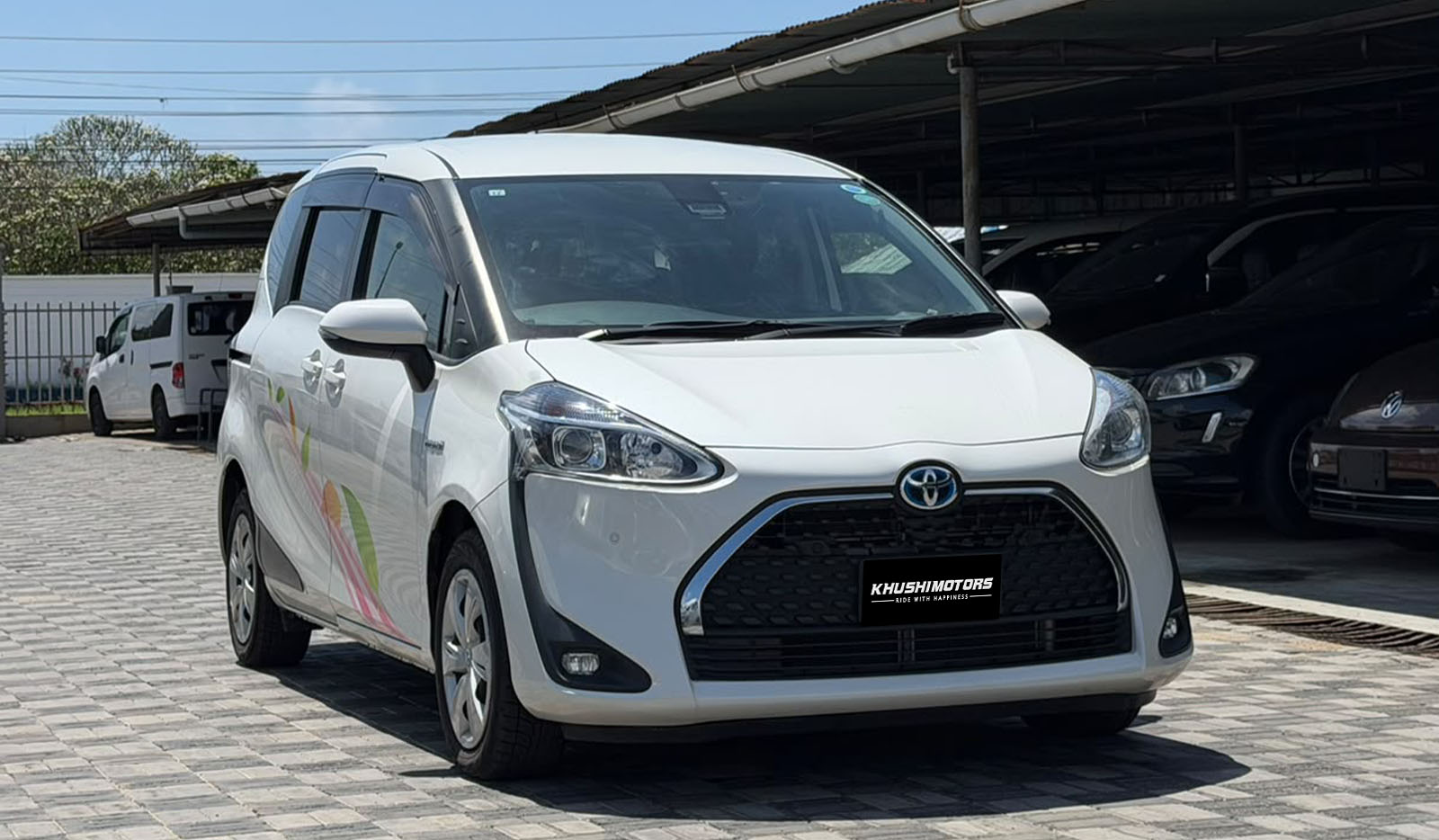 2019 Toyota Sienta Hybrid Funbase G image-1