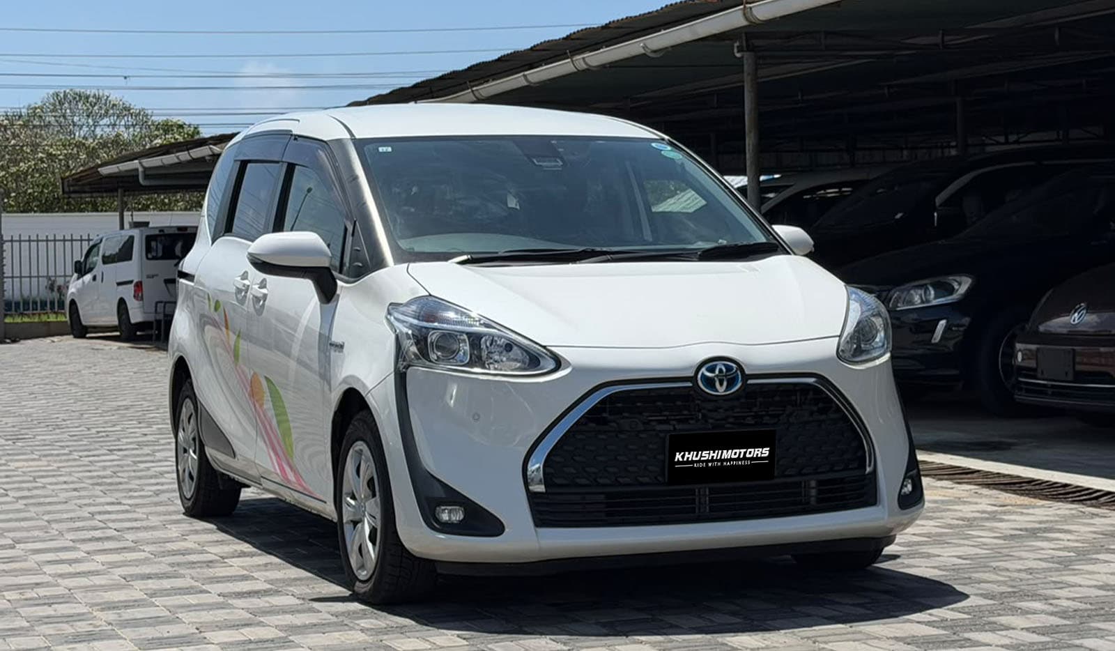 2019 Toyota Sienta Hybrid Funbase G image-1