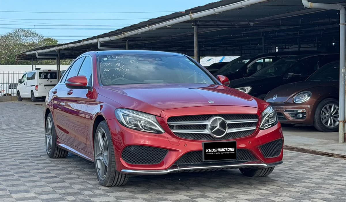 2018 Mercedes-Benz C-Class AMG Line C200 image-1