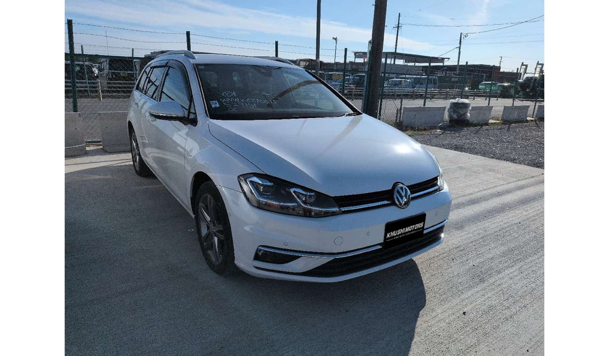 2020 Volkswagen Golf Variant image-1