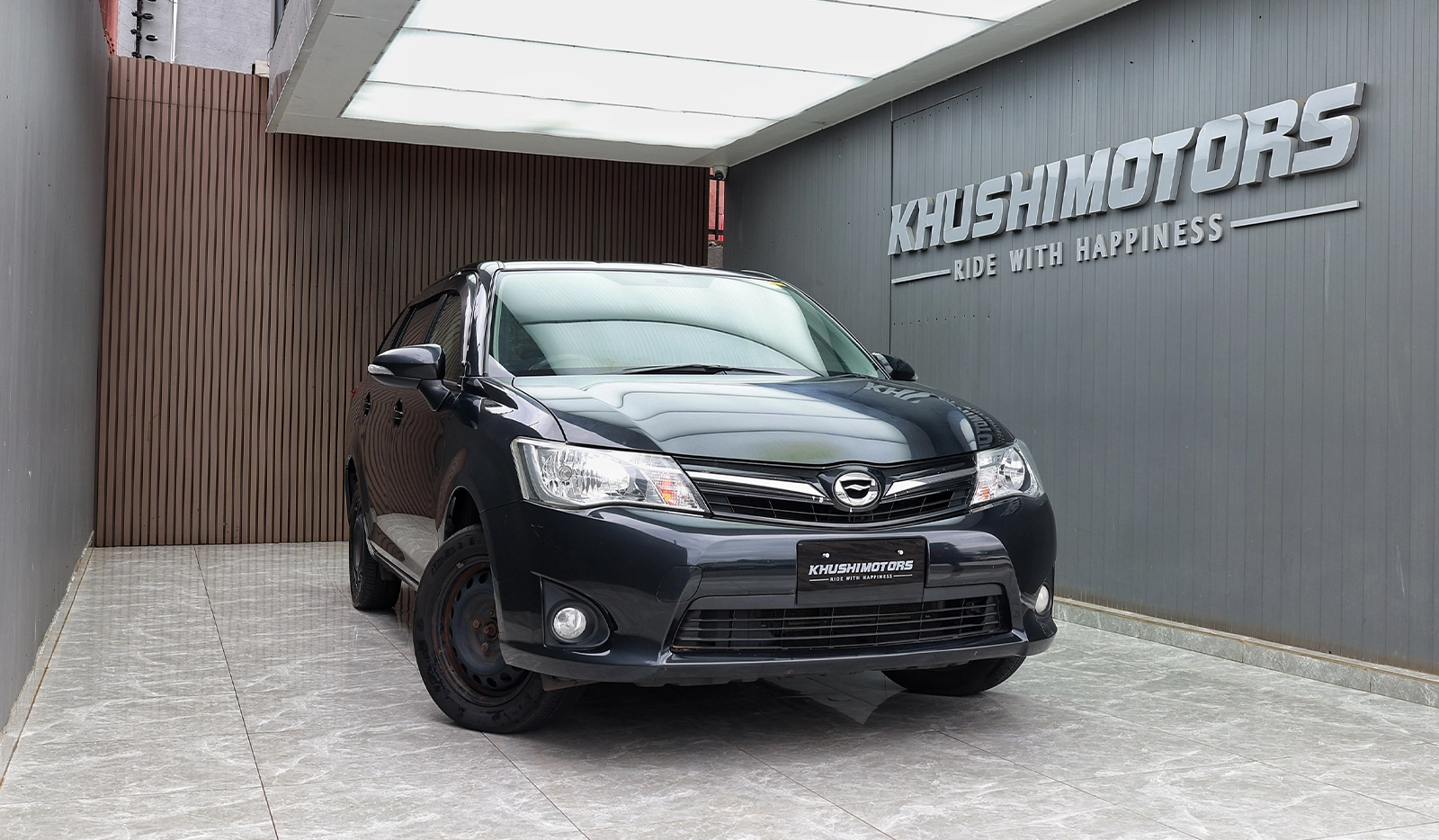 2013 Toyota Corolla Fielder 1.5X image-1