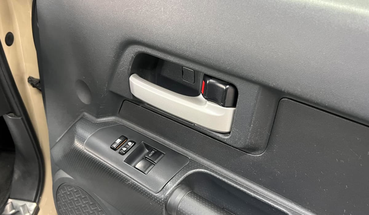 2018 Toyota Fj Cruiser off-road package image-10