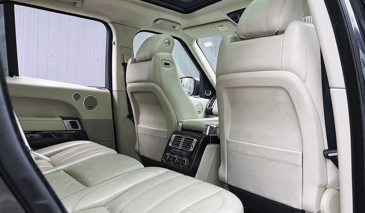 2013 Land Rover Range Rover Vogue Super Charged image-11