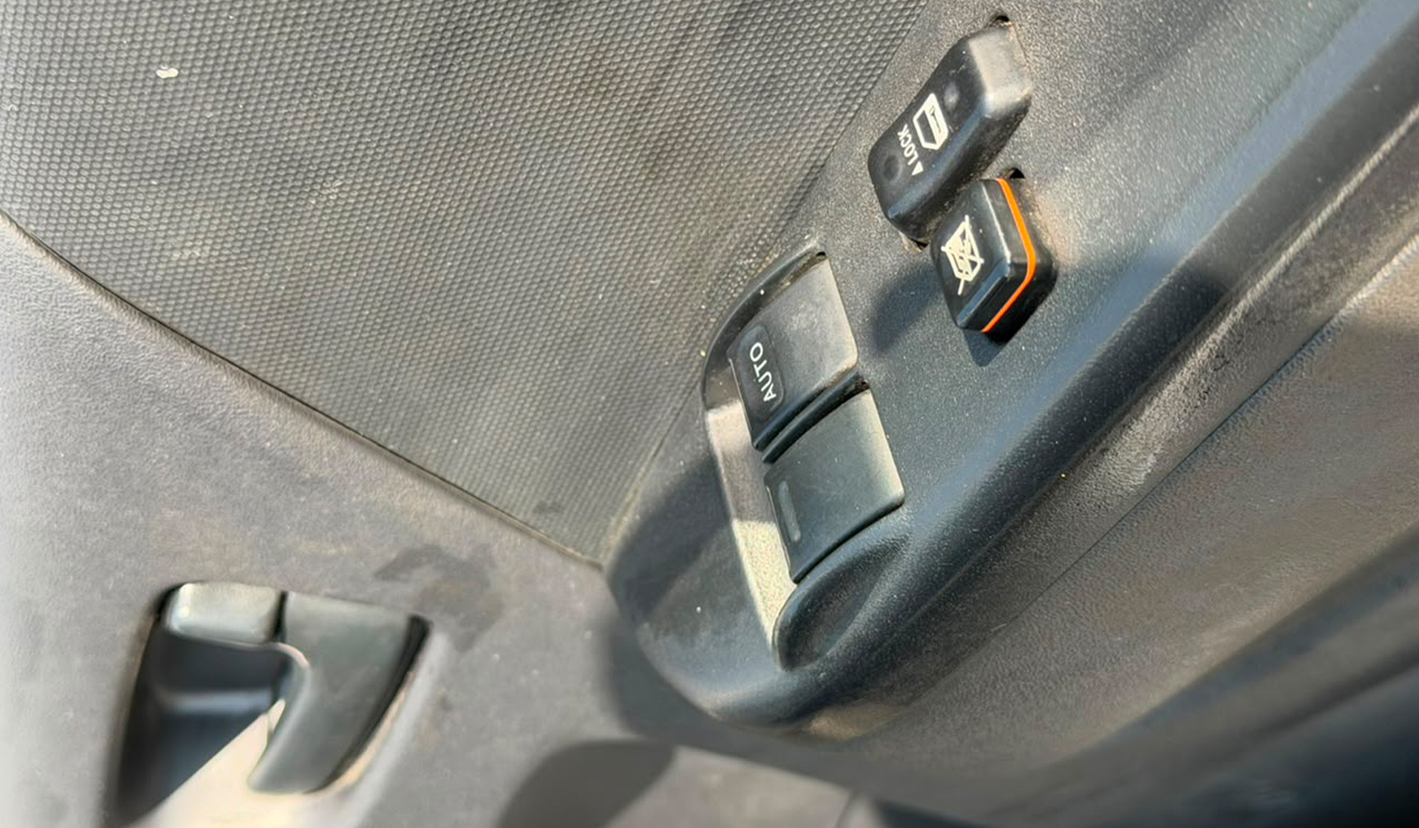 2019 Toyota Hiace Van image-10