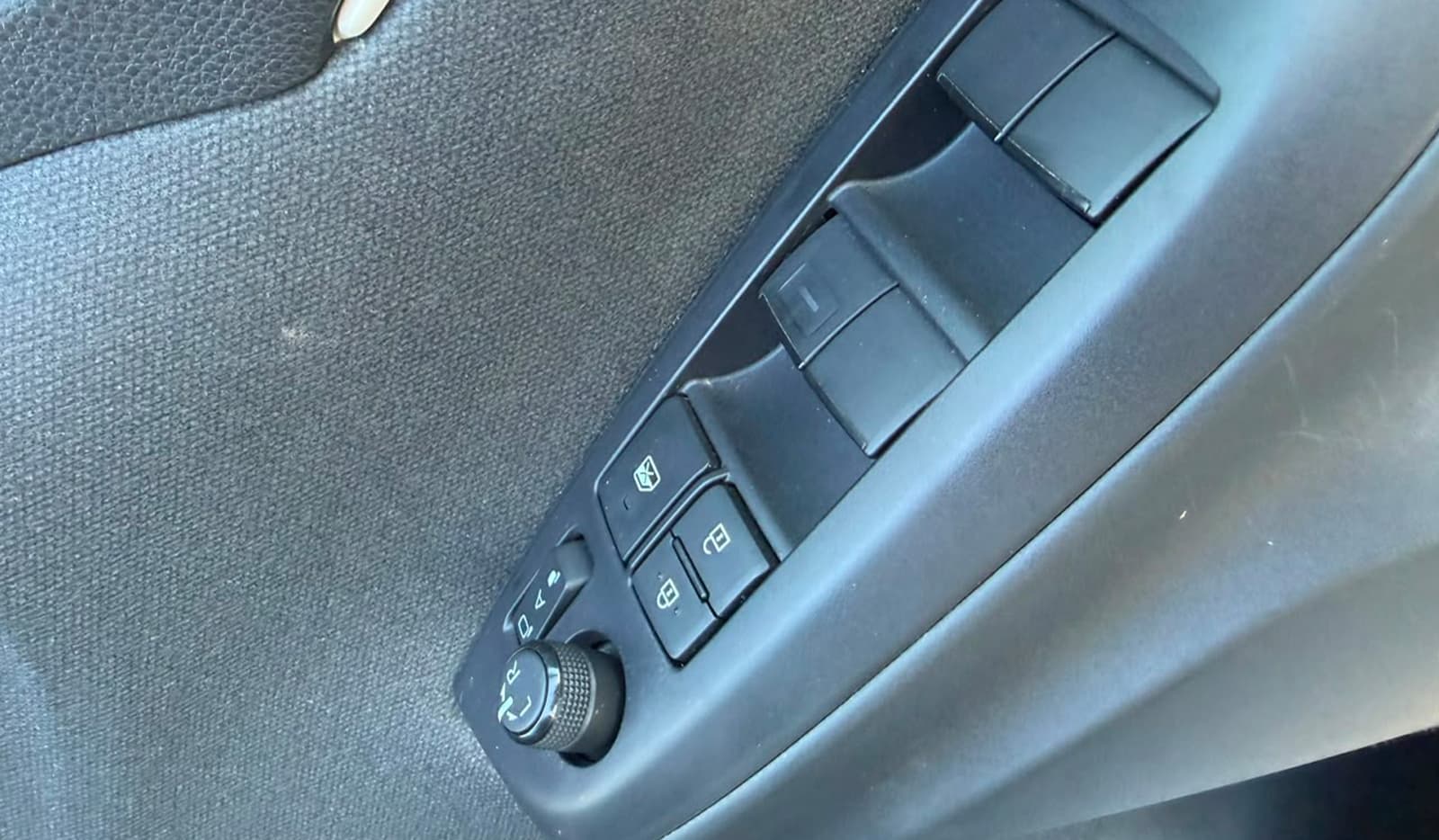 2020 Toyota Yaris X image-10