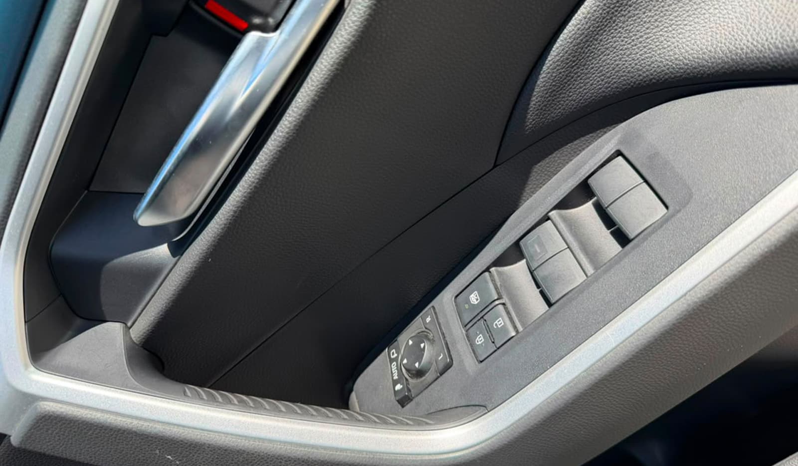 2021 Toyota RAV-4 X image-10