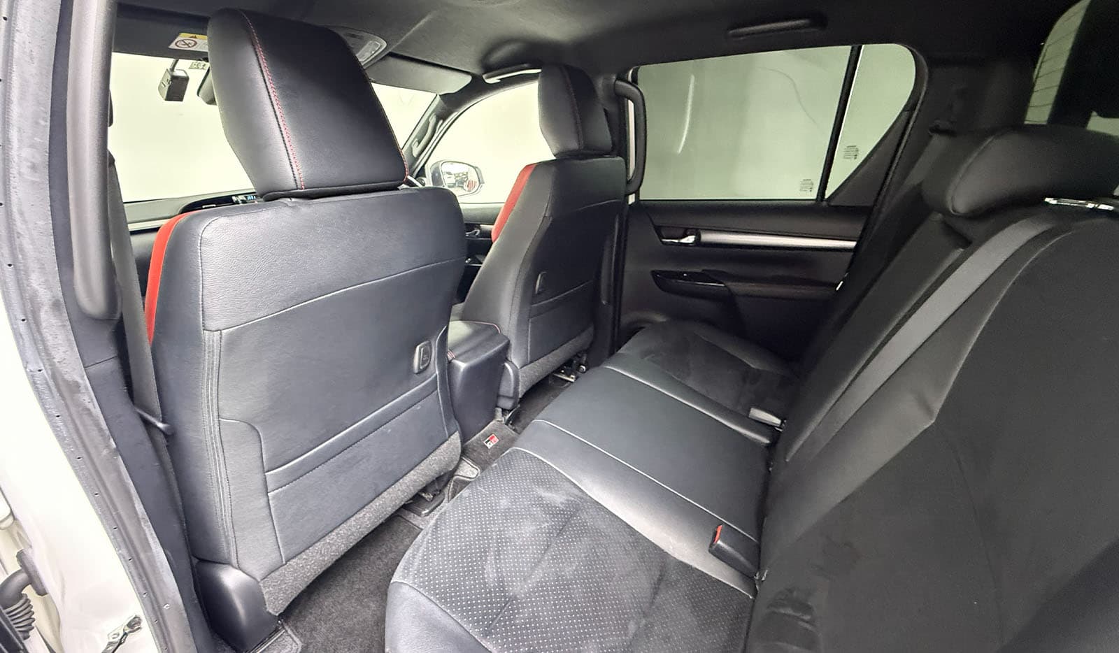 2021 Toyota Hilux Z GR SPORT image-10