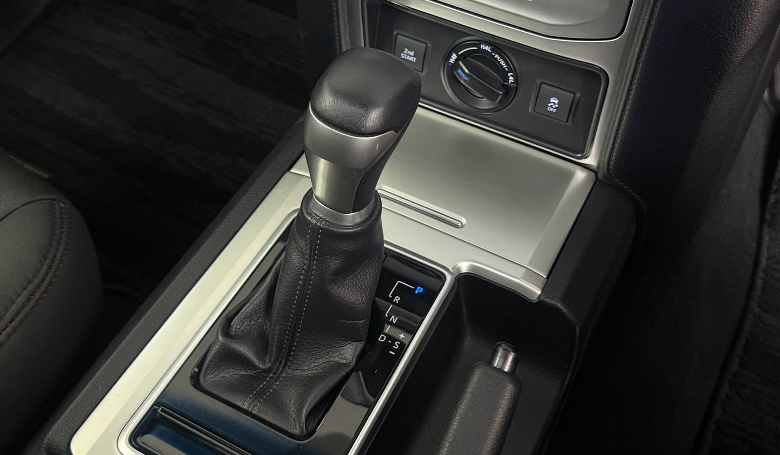2020 Toyota Land Cruiser Prado TX image-10