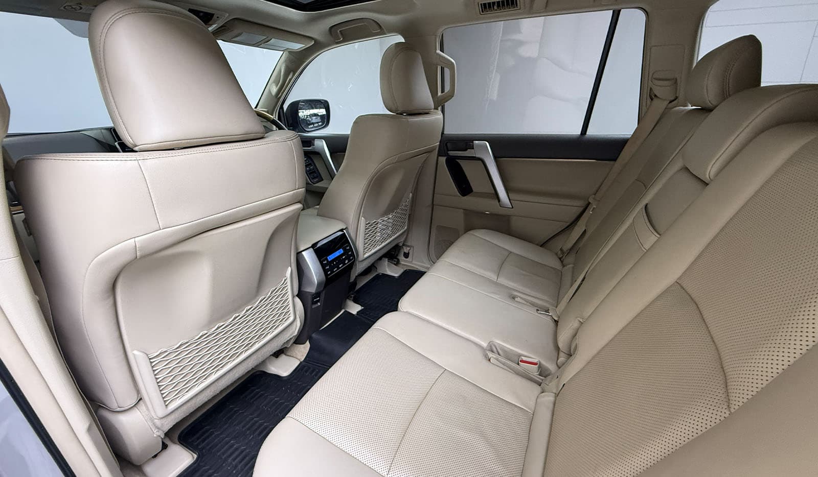2022 Toyota Land Cruiser Prado VXL image-10