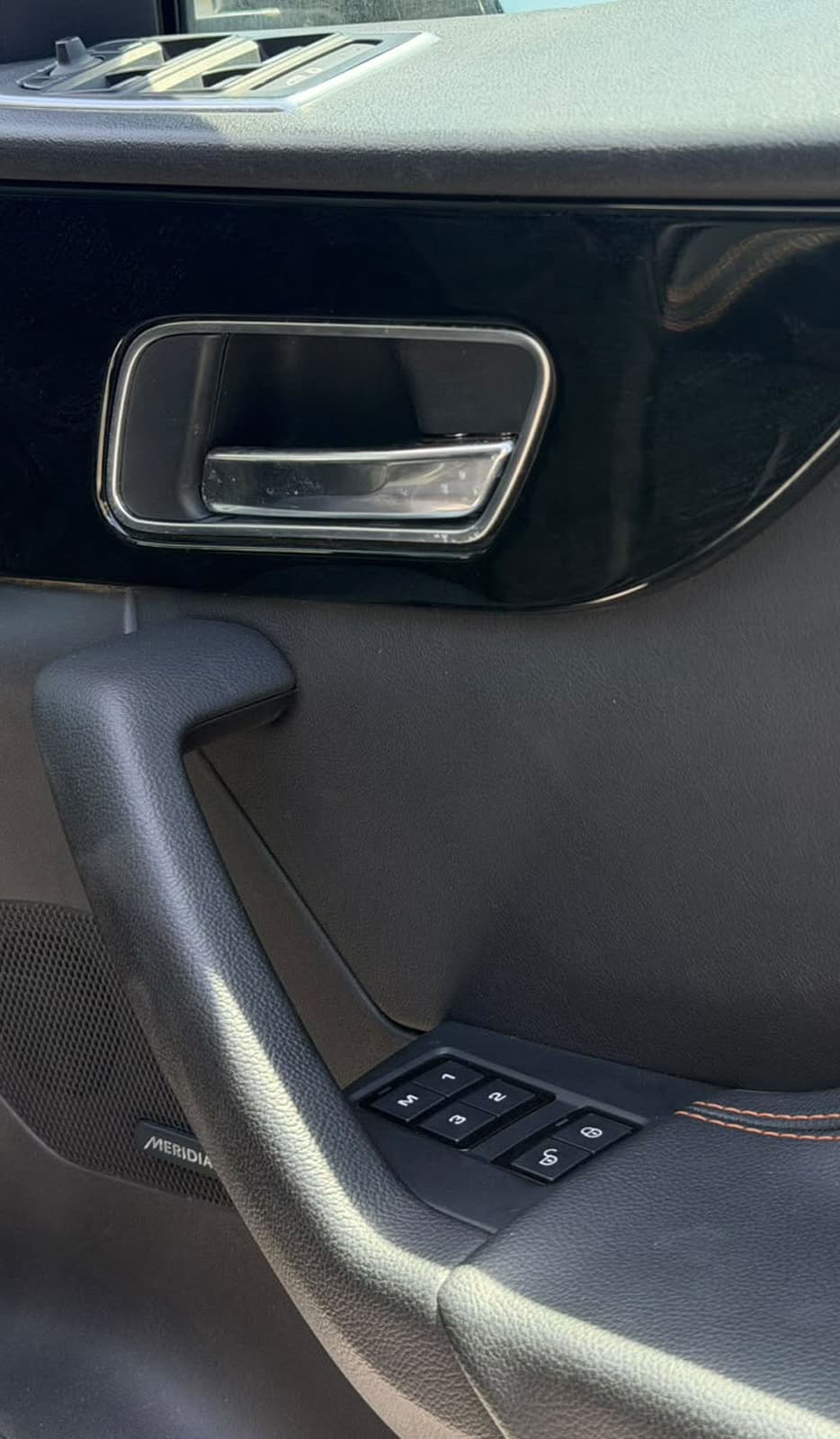 2016 Jaguar F Pace Prestige image-10