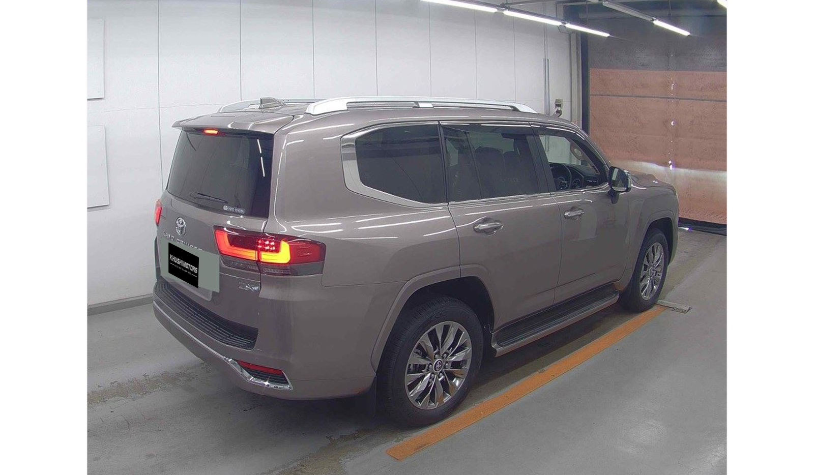 2025 Toyota Land Cruiser image-4