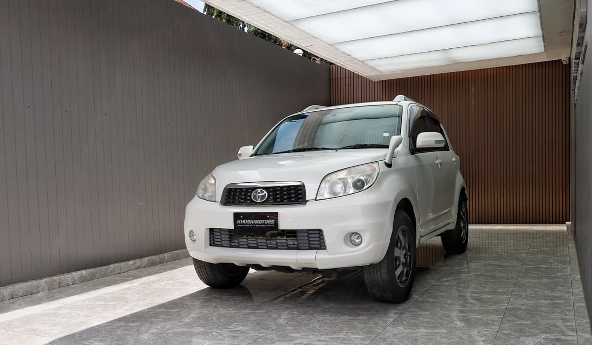 2012 Toyota Rush image-3
