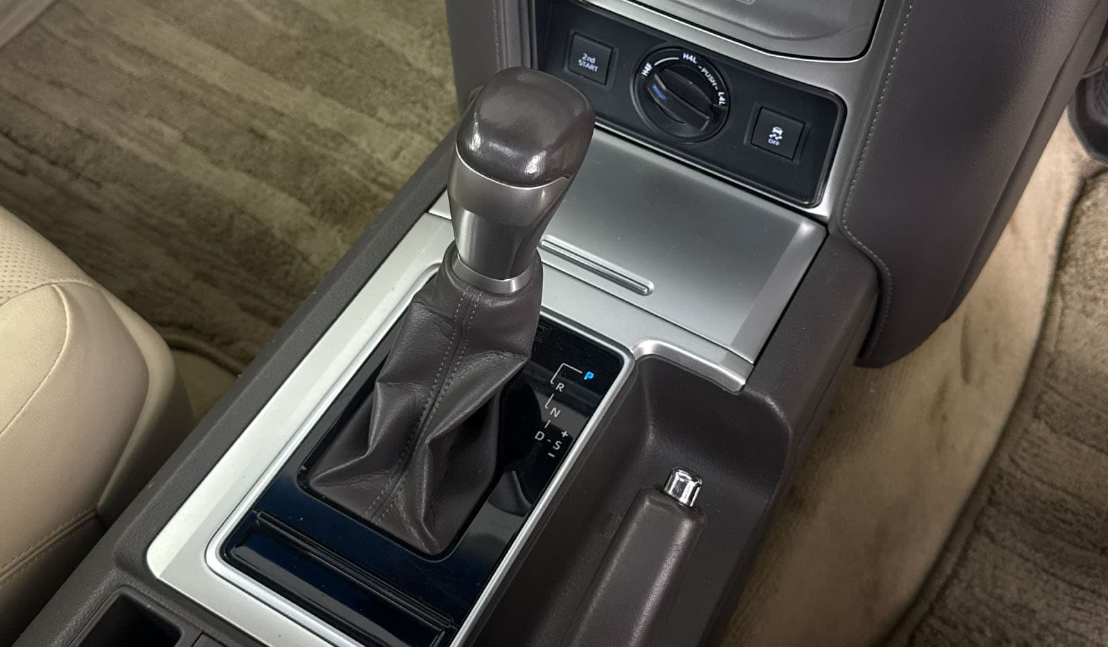 2019 Toyota Land Cruiser Prado TX-L image-11