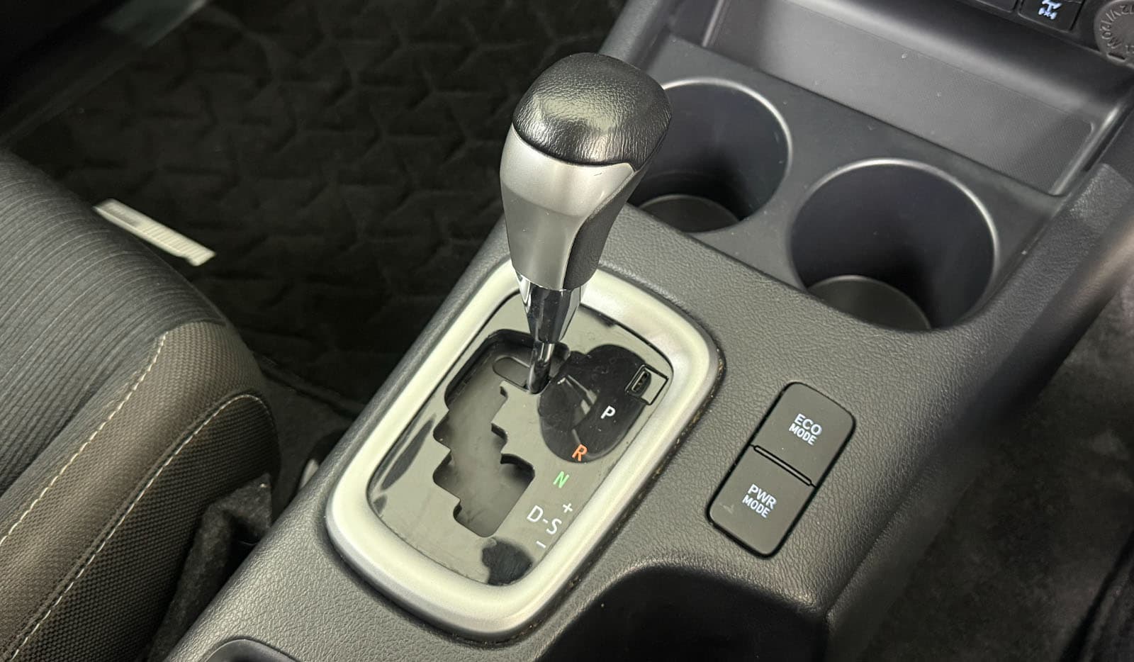 2020 Toyota Hilux Z image-11