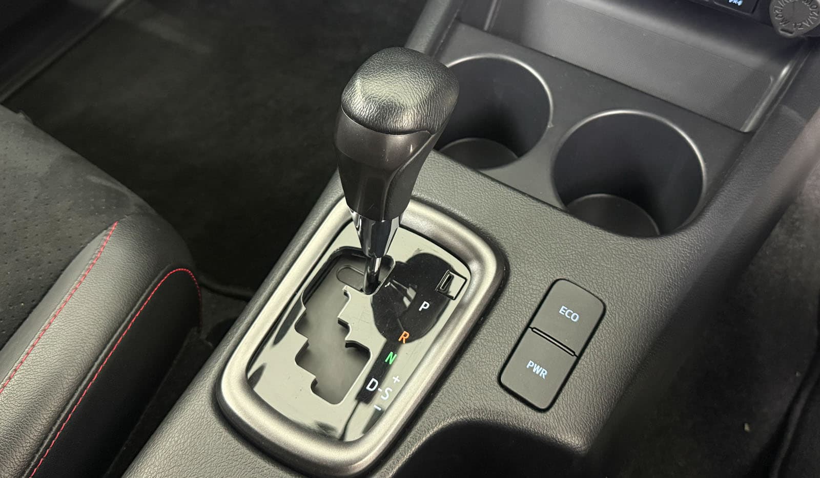 2022 Toyota Hilux image-11