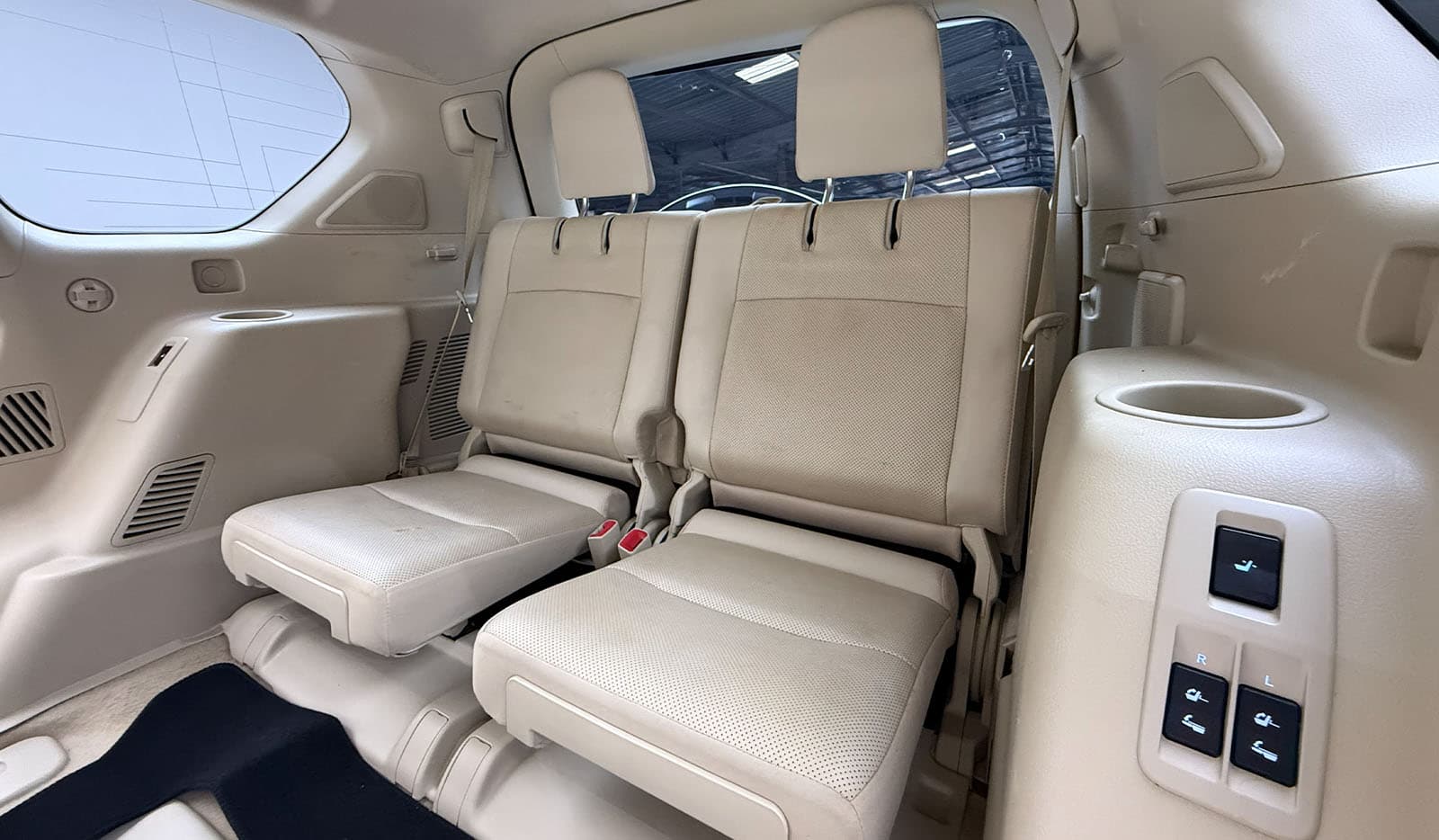 2022 Toyota Land Cruiser Prado VXL image-11