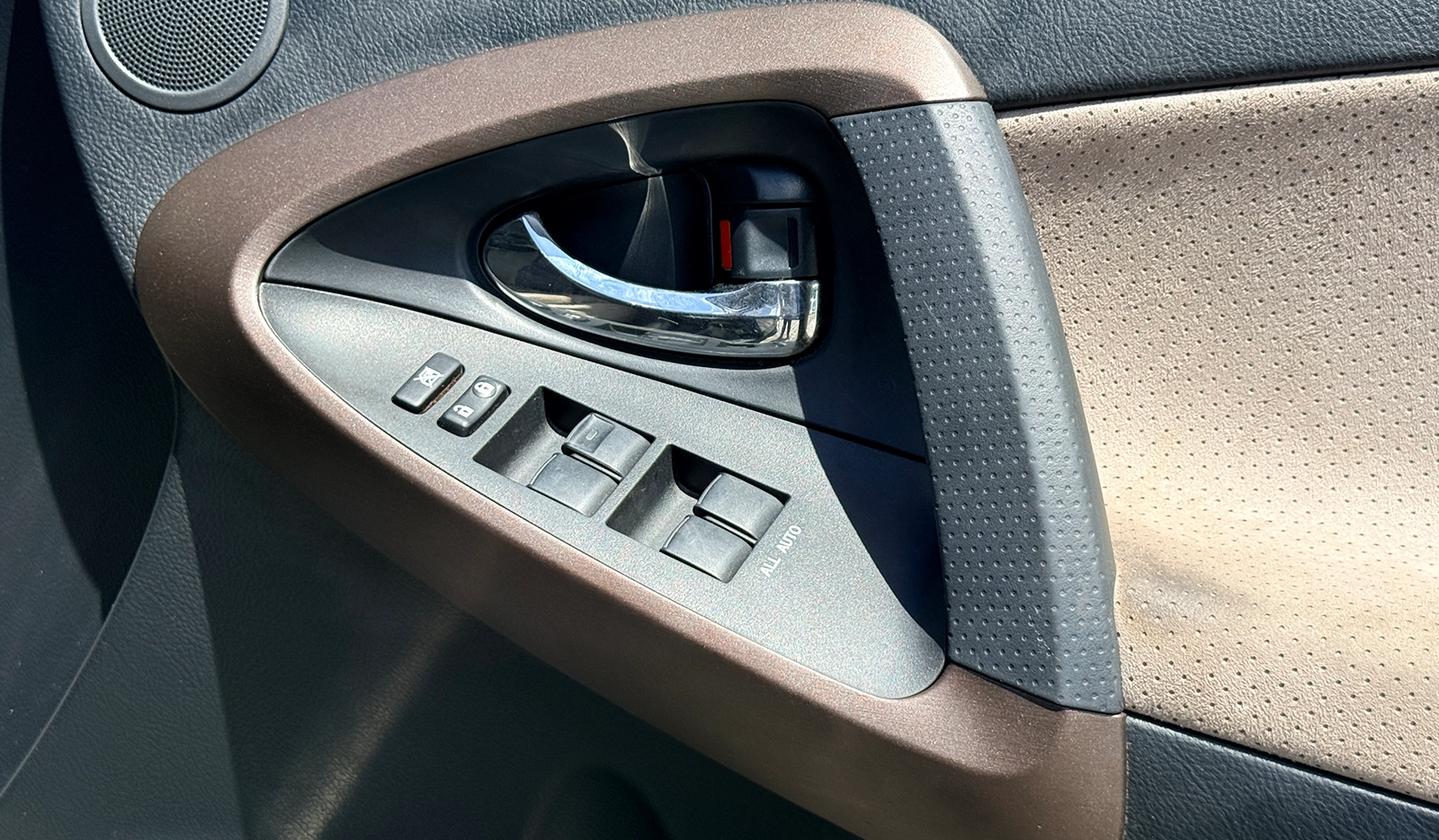 2008 Toyota Vanguard 240S GPKG image-9