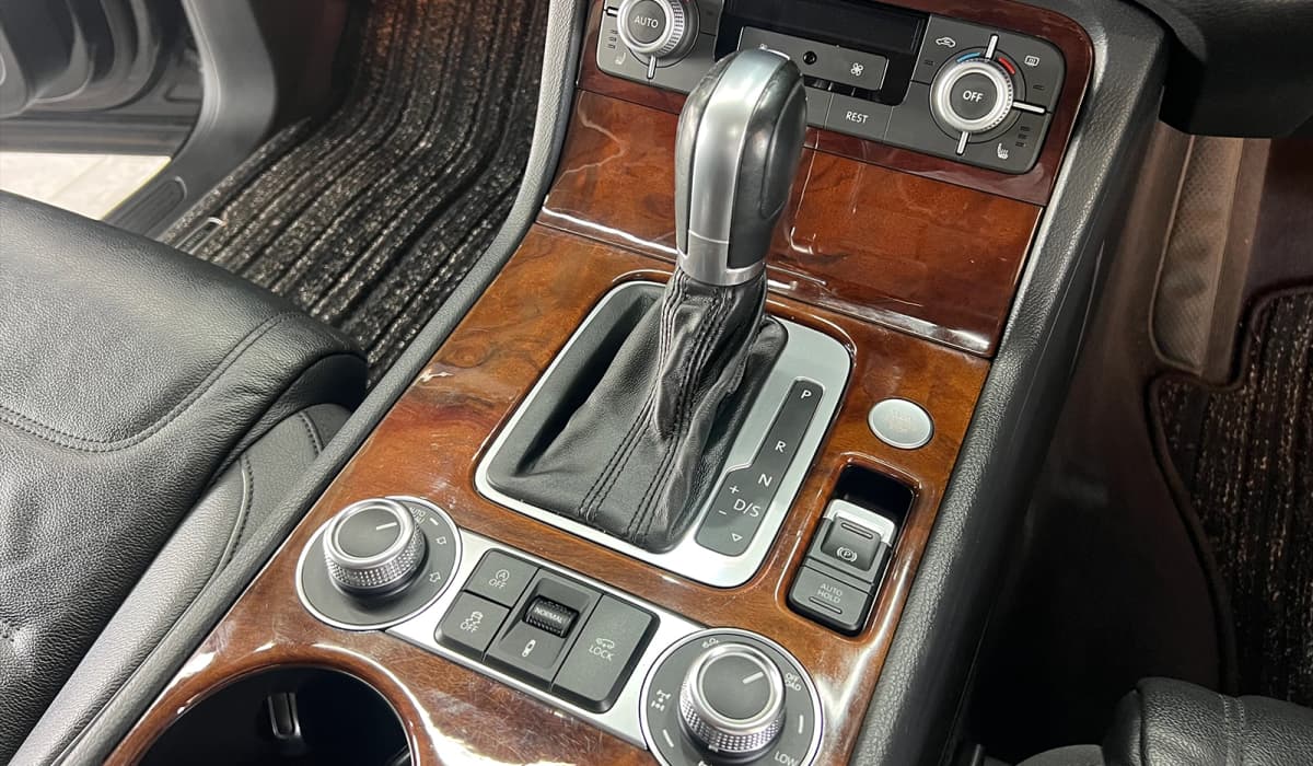 2017 Volkswagen Touareg Upgrad Pakage image-10