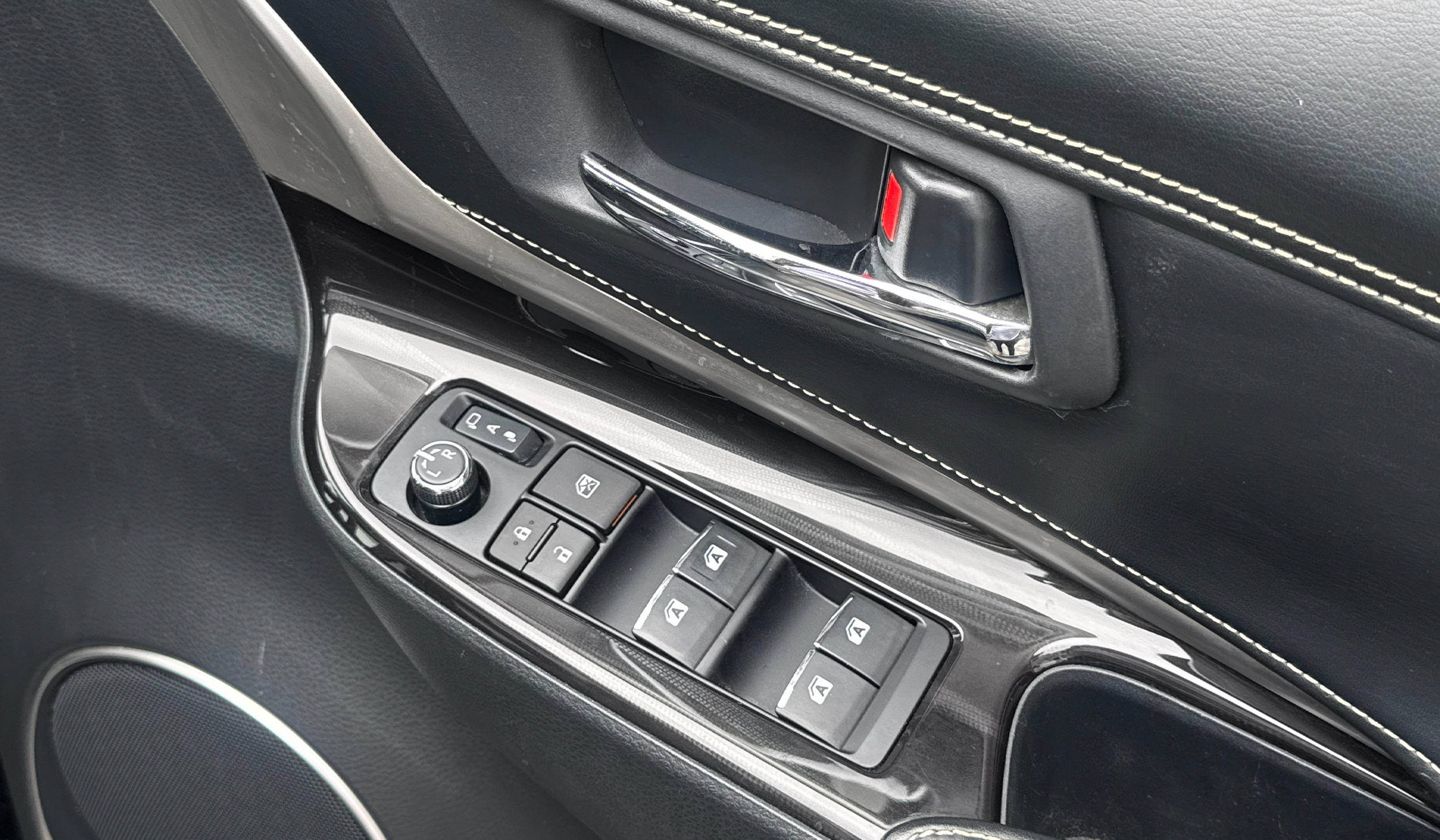 2019 Toyota Harrier Premium image-12