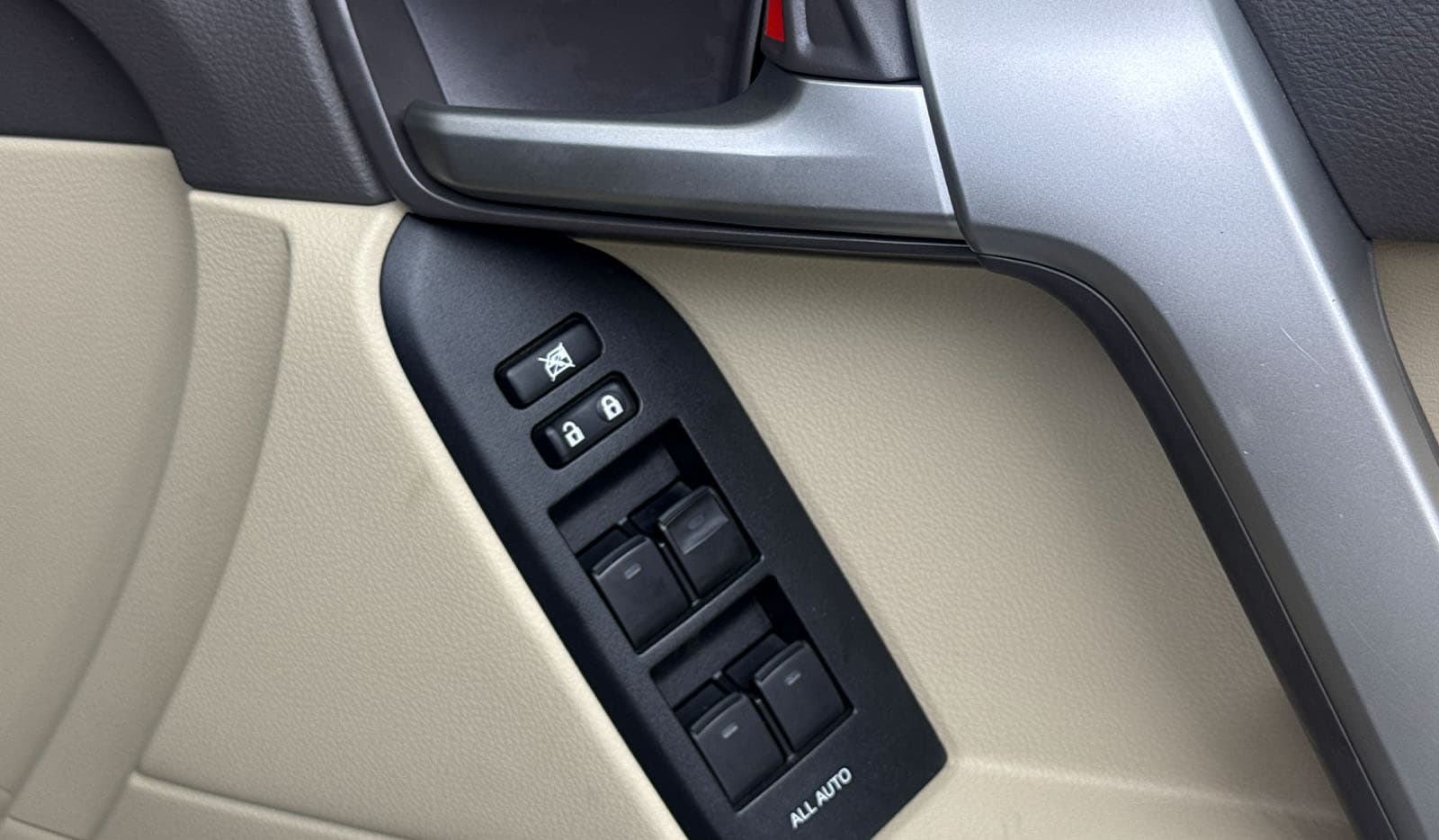 2019 Toyota Land Cruiser Prado TX-L image-12