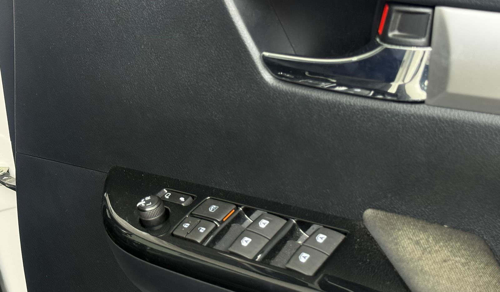 2020 Toyota Hilux Z CANOPY image-12