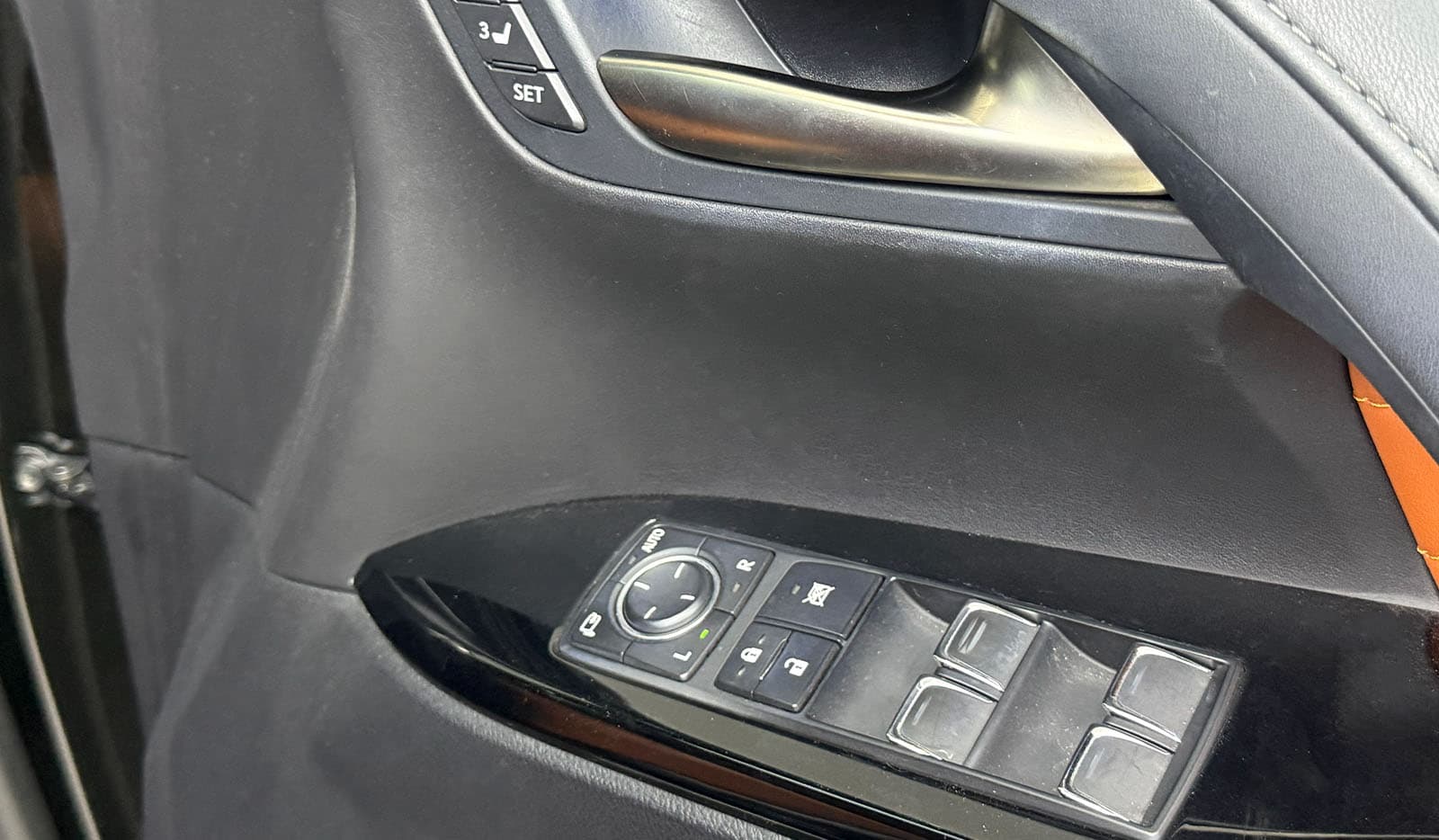 2019 Lexus LX570 Black Sequence image-13