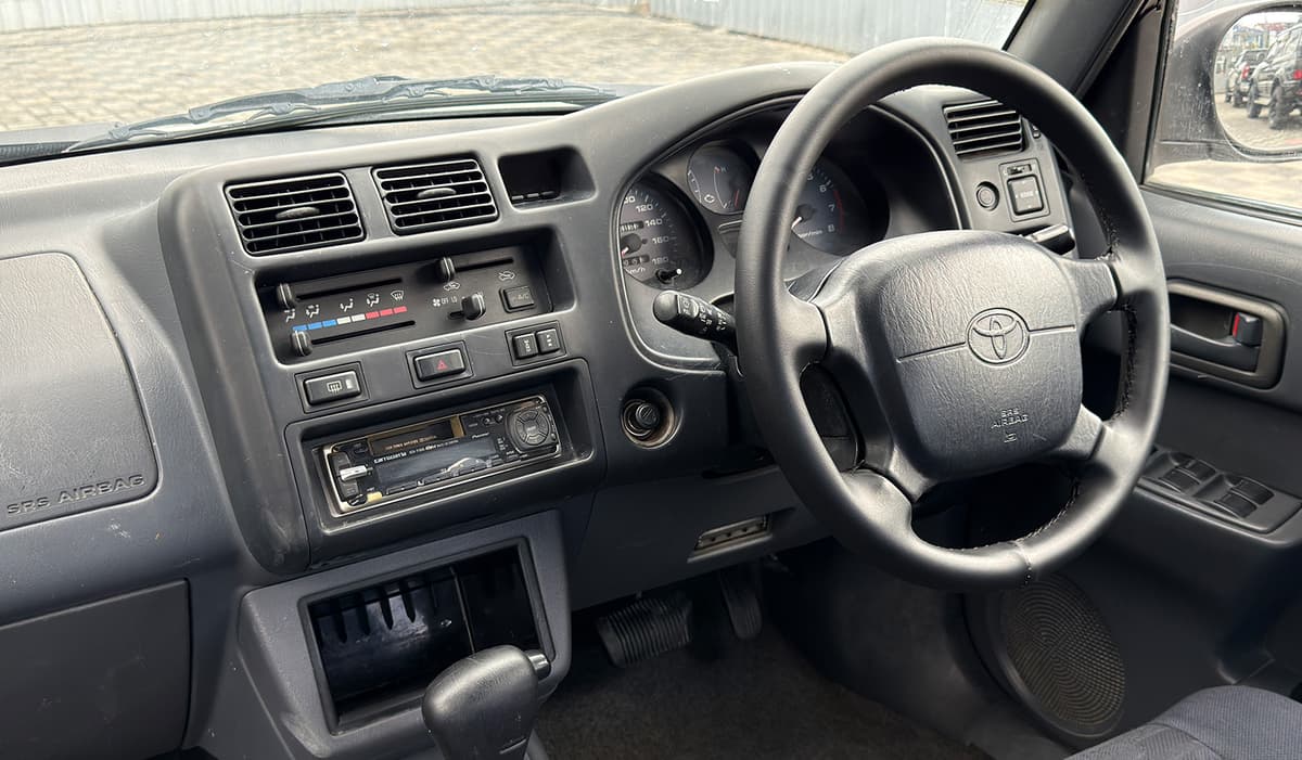 1996 Toyota RAV-4 L image-15