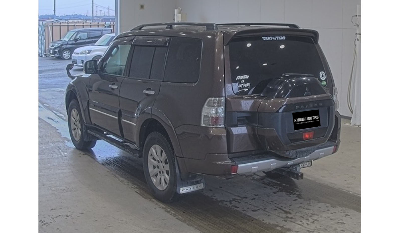 2019 Mitsubishi Pajero image-2