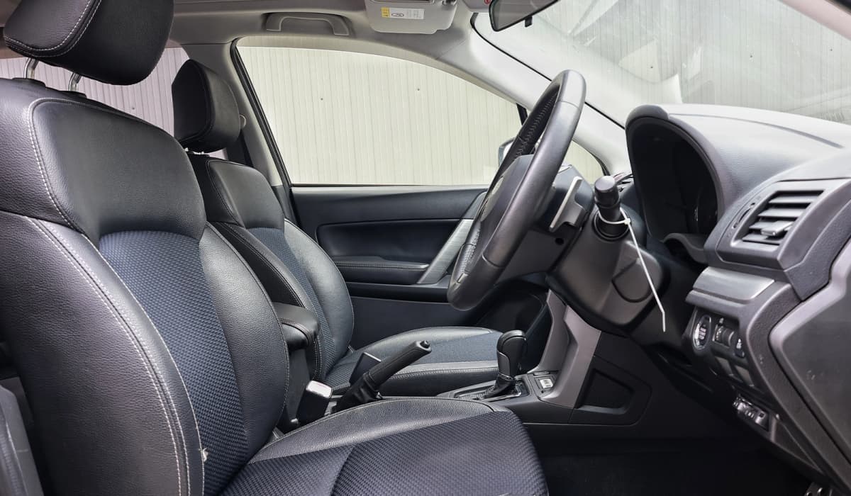 2012 Subaru Forester 2.0XT Eyesight image-7