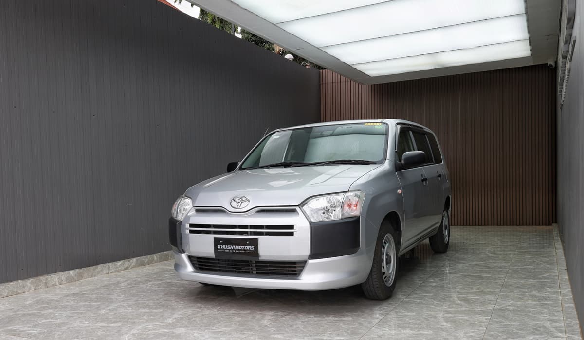 2017 Toyota Probox DX Comfort image-3