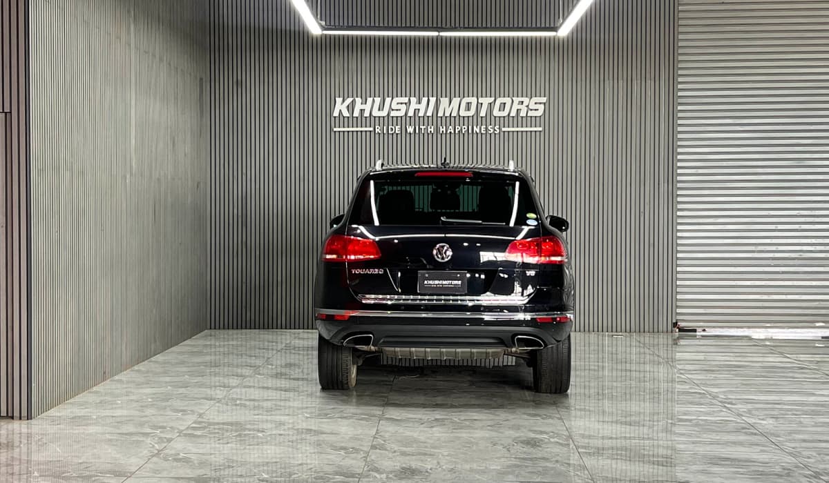 2017 Volkswagen Touareg Upgrad Pakage image-5