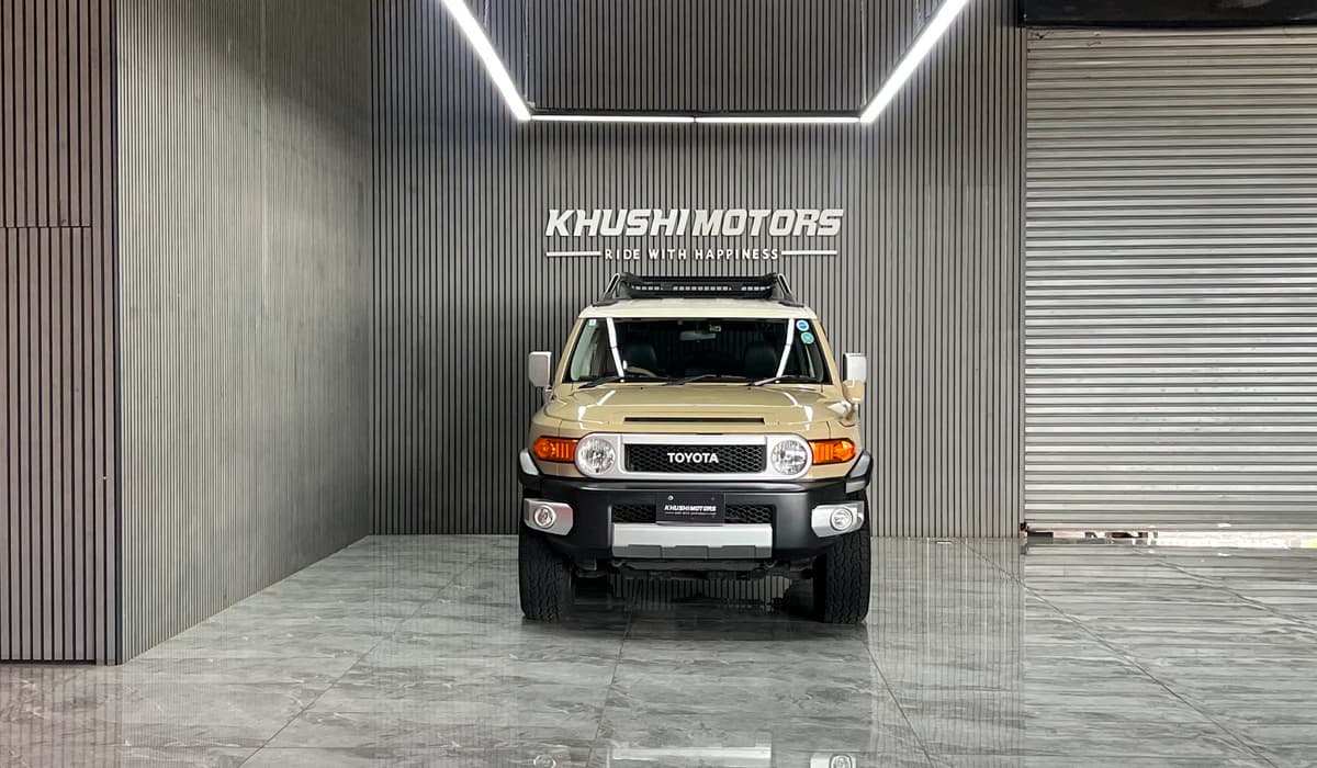 2018 Toyota Fj Cruiser off-road package image-2