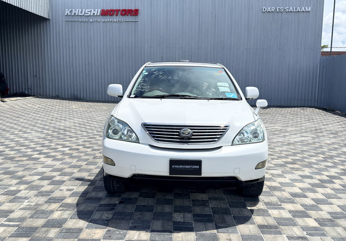 2005 Toyota Harrier Alcantra Version image-2